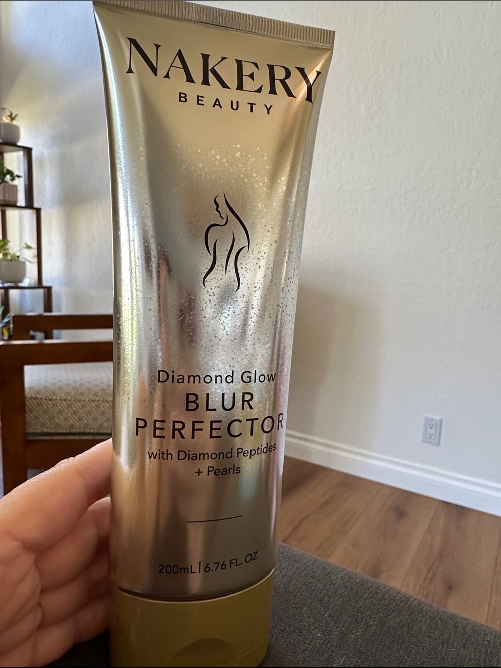 🆕 Nakery Diamond Glow Blur Perfector Body Glow Firming Shimmer Skin Smoother